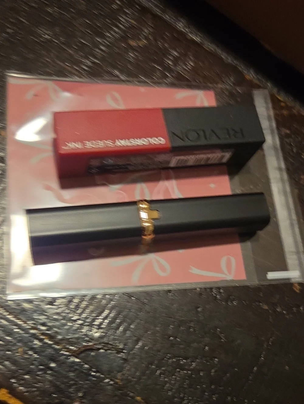 Duo Revlon ColorStay Suede Ink & LOREAL Color Riche le Rosewood Ambition